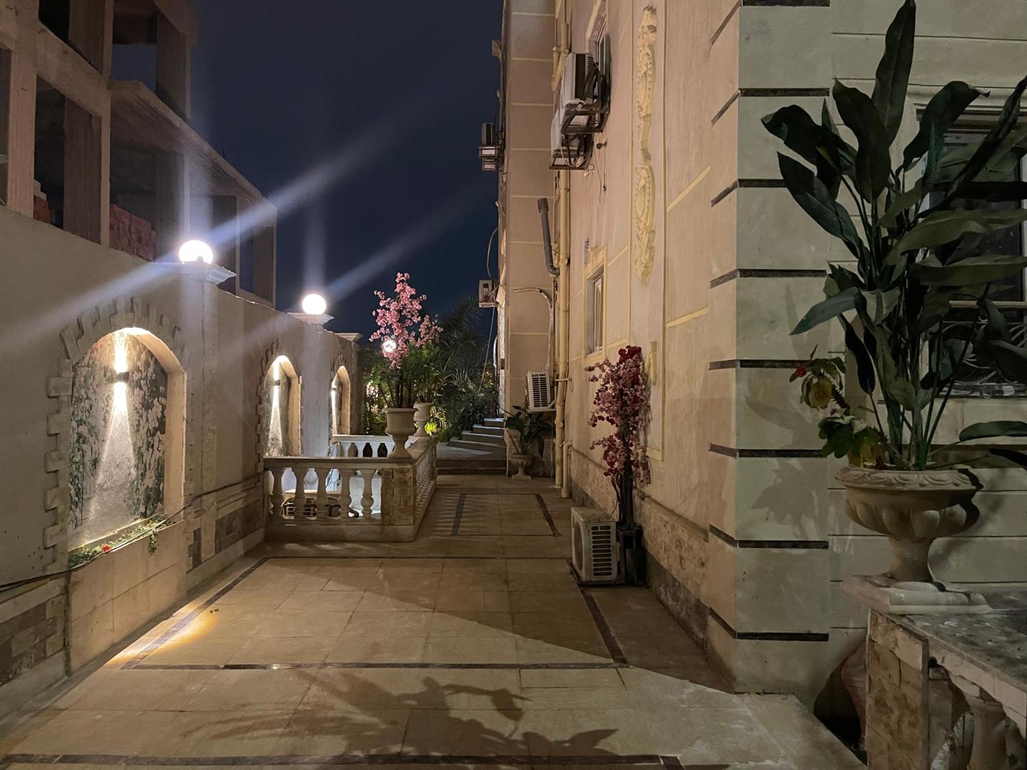 Modern With Coverable Pool Sheik Zayed Sheikh Zayed City