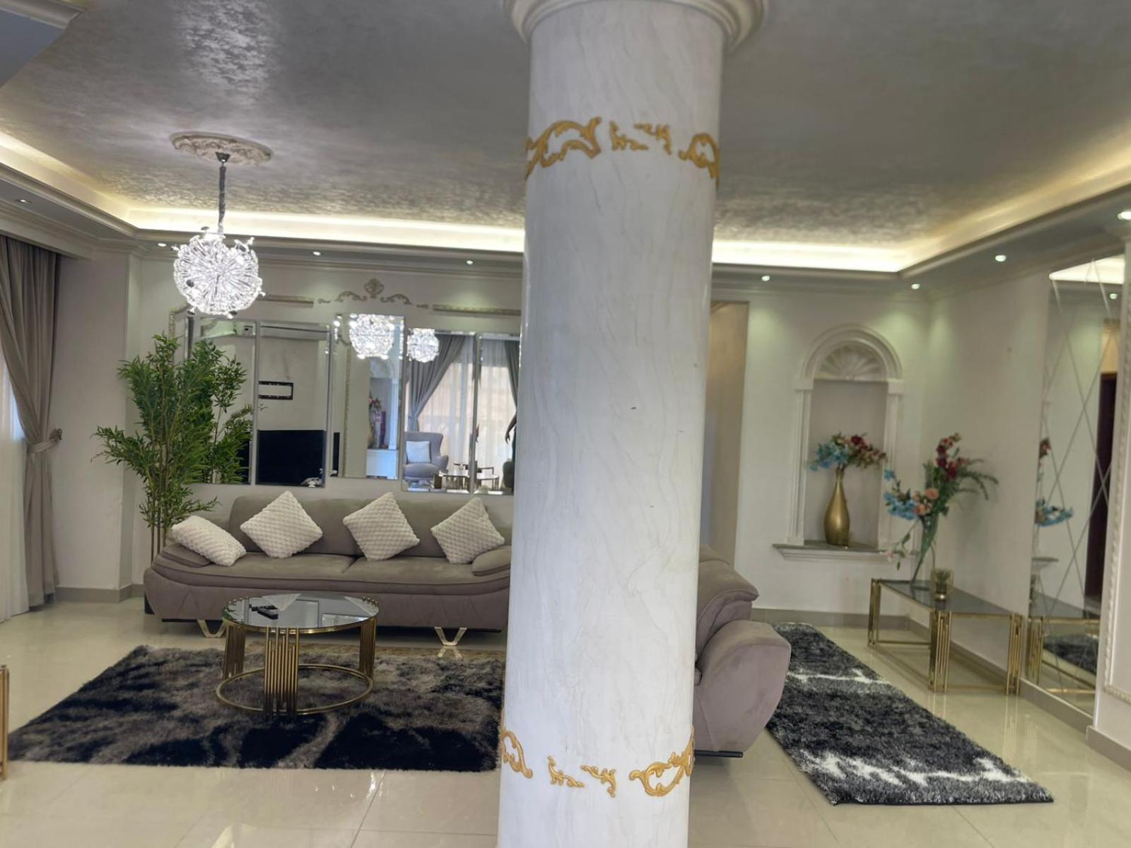 Villa Modern With Coverable Pool Sheik Zayed *