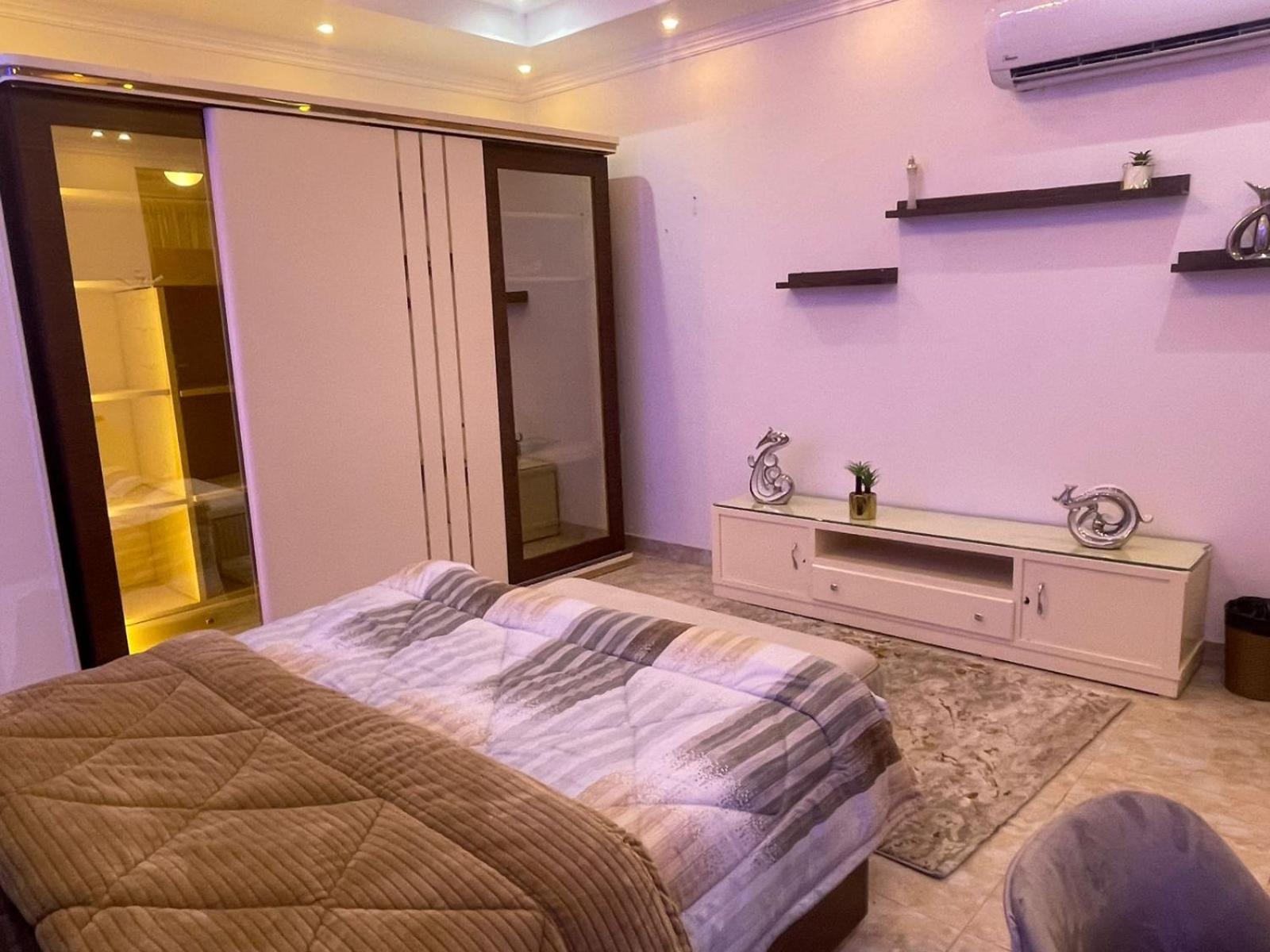 Modern With Coverable Pool Sheik Zayed