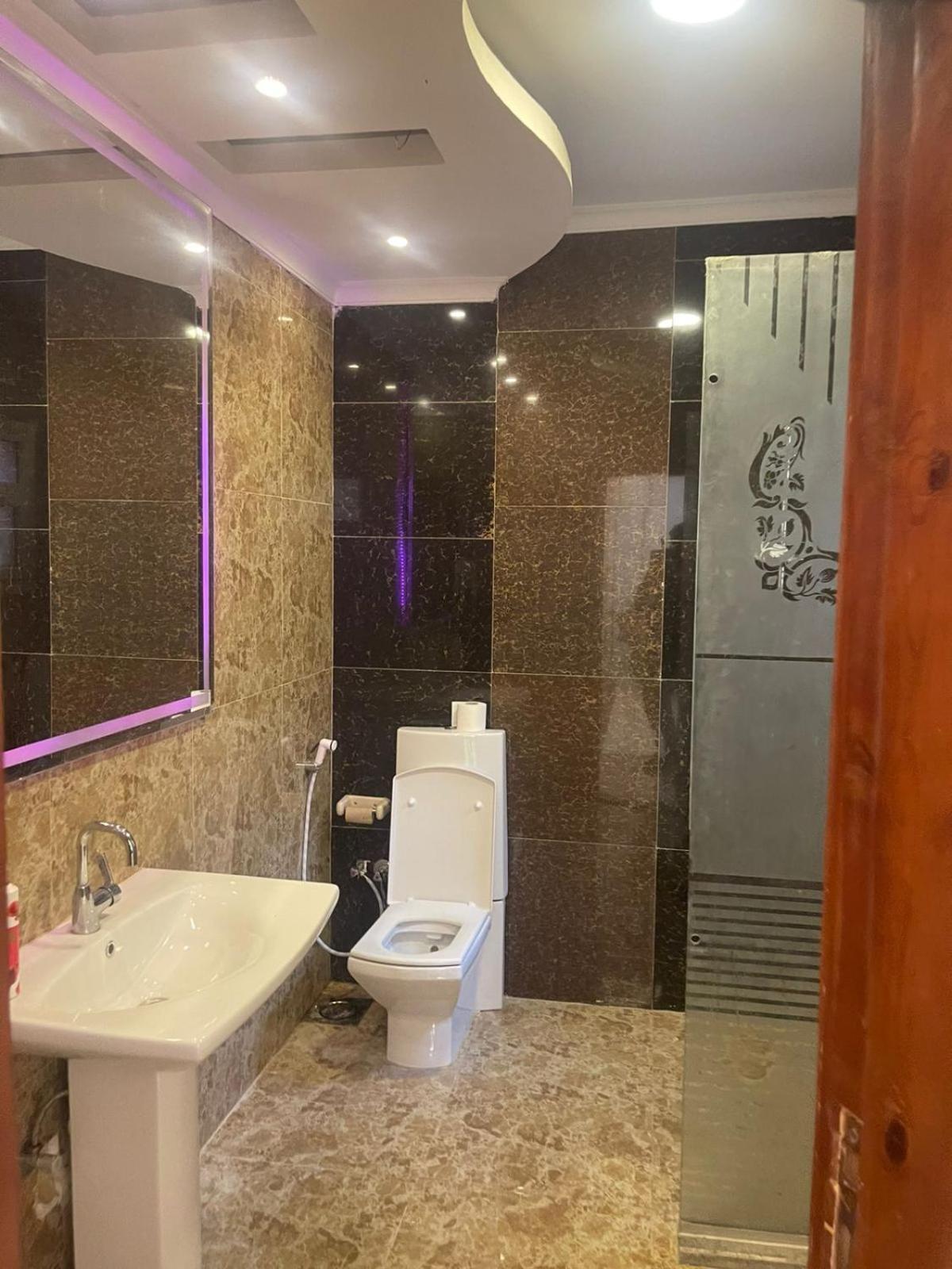Villa Modern With Coverable Pool Sheik Zayed